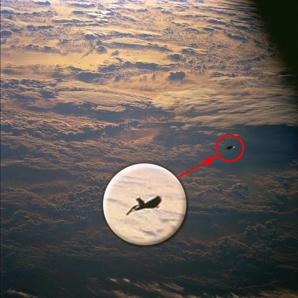 Неопознанный объект наблюдаемый астронавтом Гордоном Купером во время полета миссии Меркурий 9 в 1973