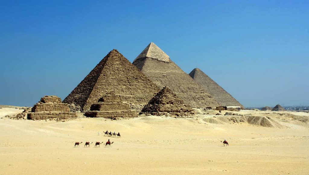 Три пирамиды-колосса